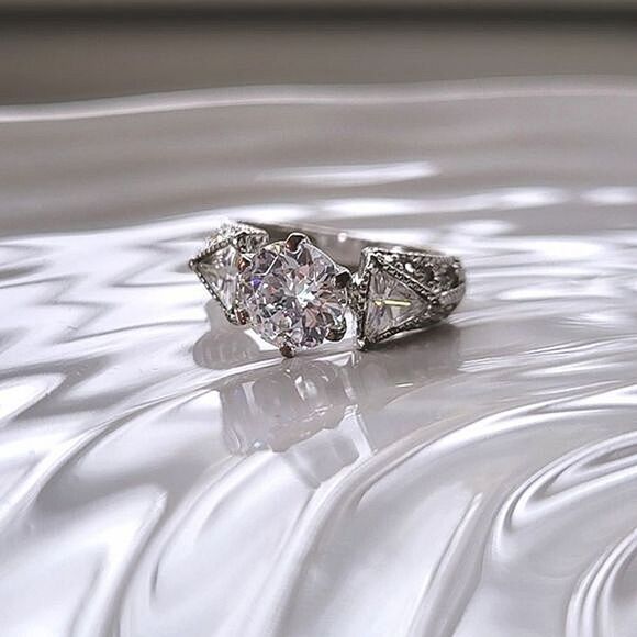 Y2K Avon platinum plated 100 facet CZāsilver tone ring - Picture 5 of 11